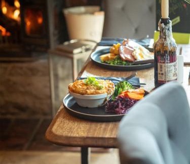 Longhope Hotel | The Farmers Boy Inn Guest House