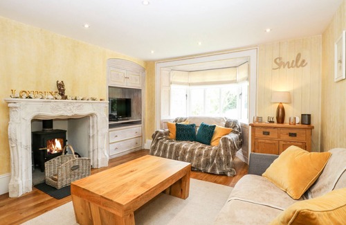 Felmingham House | THE FARMHOUSE, family friendly, with hot tub in North Walsham