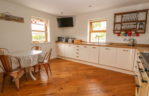 Capel Bangor House | THE FARMHOUSE, family friendly, with hot tub in Capel Bangor