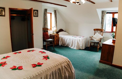 Haverfordwest Bed & Breakfast | The Farmhouse Lochmeyler