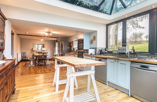Bakewell Cottage | THE FARMHOUSE, pet friendly, character holiday cottage in Bakewell