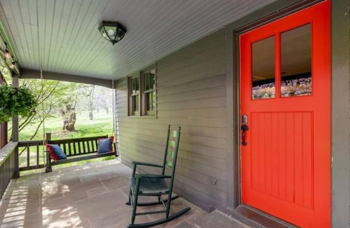 Upper Black Eddy House | The Farmhouse on 80 acre Pear and Apple orchard