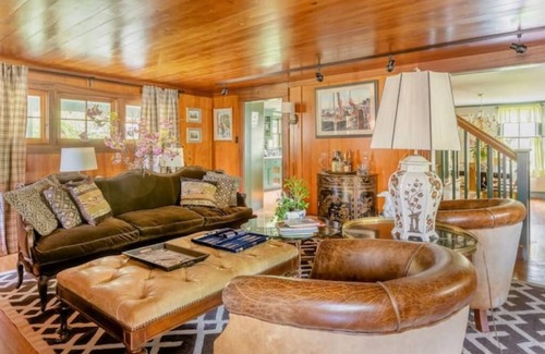 Upper Black Eddy House | The Farmhouse on 80 acre Pear and Apple orchard