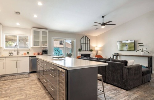 Sunset Ridge House | The Fashionable Fox Trotter by PaseoHomesAZ with Heated Pool