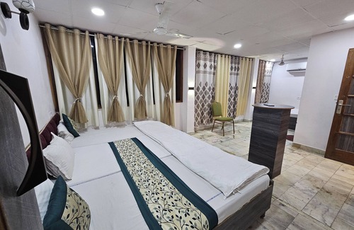 Nizamuddin Hotel | The Fazar Residency Near Hazrat Nizamuddin Dargah.