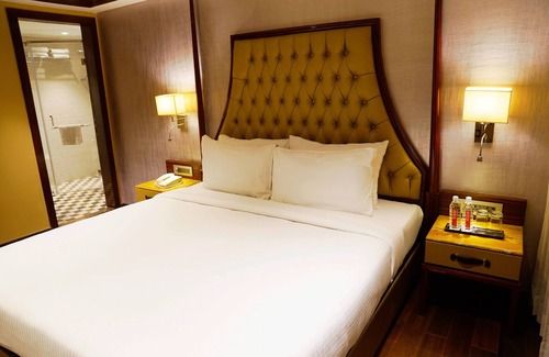 Adarsh Nagar Hotel | The Fern Residency Jaipur