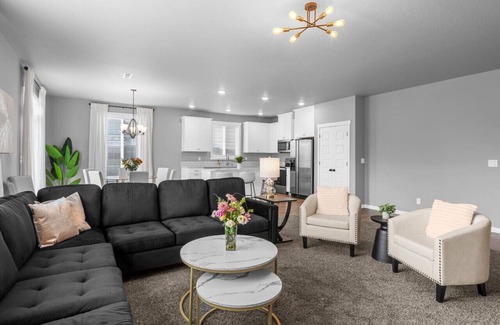 West Richland House | The Fernow Flat - Close to Hanford
