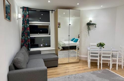East Finchley Apartment | The Finchley Grand Flat II
