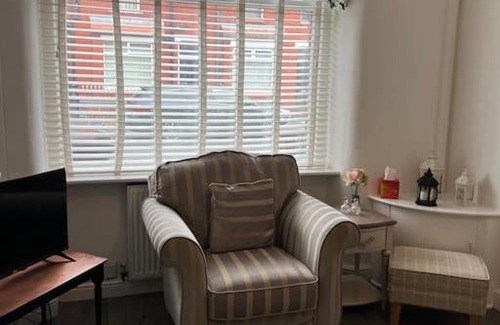 Wigan House | The First-central Wigan 8 guests