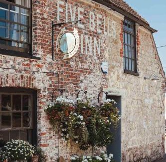 Brabourne Hotel | The Five Bells Inn