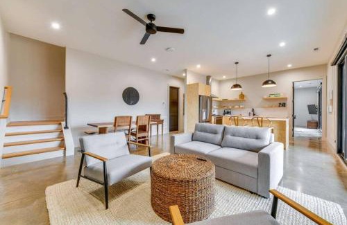 Mount Mourne House | The Flat - A Lake View Retreat with Dock Access