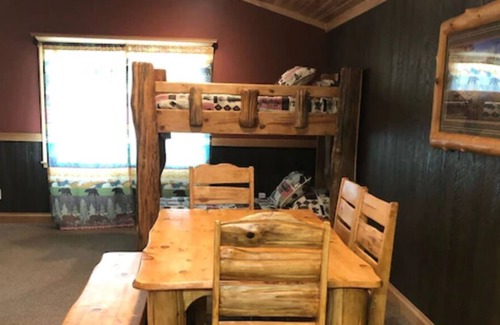 Fountain City Cabin | The Flyway Lodge on the Mississippi - Fountain City, WI