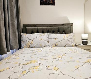 Newham House | The Forest Residence