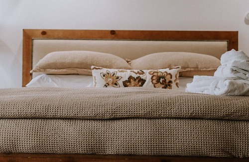 Oakhurst Hotel | The Four Daughters Inn