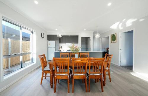 Park Ridge House | The Fresh Nest - Brand-New Home for Work & Rest