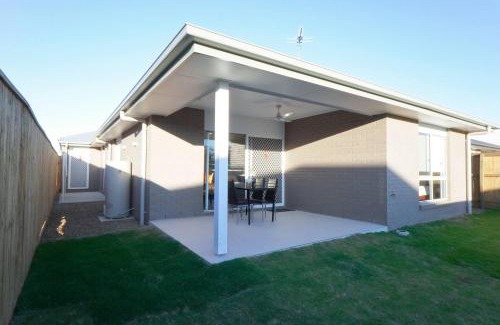 Park Ridge House | The Fresh Nest - Brand-New Home for Work & Rest