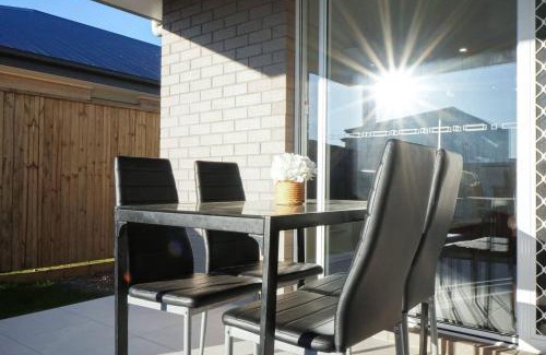 Park Ridge House | The Fresh Nest - Brand-New Home for Work & Rest