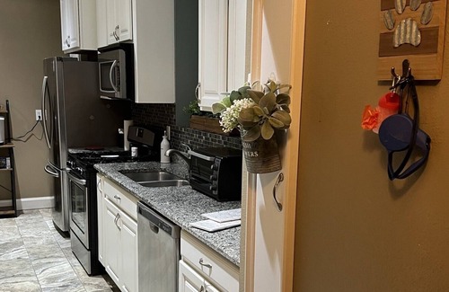 Ashley Oaks Apartment | The Fryeburg Retreat