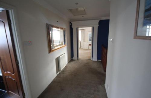 Hillingdon House | The Gable House