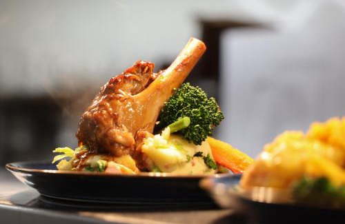 Carland Hotel | The Gables