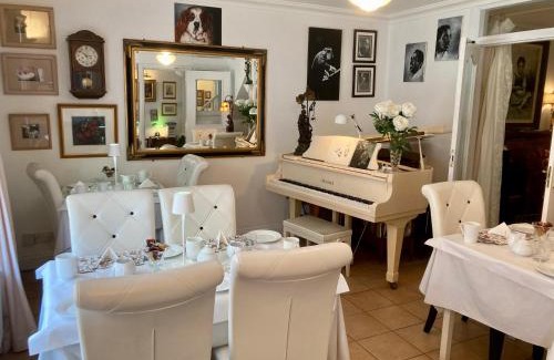 Kinsale Bed & Breakfast | The Gallery B&B, the Glen, Kinsale ,County Cork