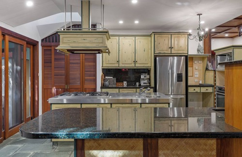 Byron Bay Cabin | The Garden Burees