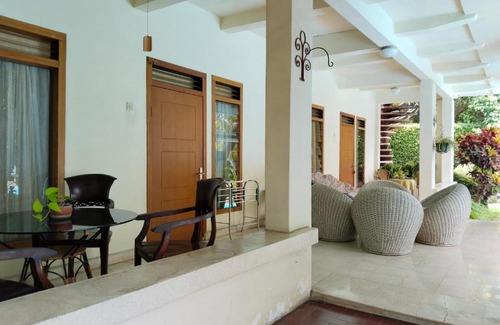 Pancawati Hotel | The Garden Family Guest House powered by Cocotel