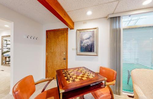 Downtown Anchorage Apartment | The Garden Suite on M Street