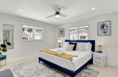 Miami Gardens House | The Gardens - Luxury Retreat with Pool & Game Room