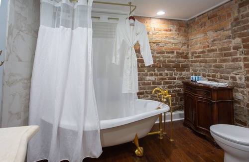 Historic Downtown Savannah Bed & Breakfast | The Gastonian, Historic Inns of Savannah Collection
