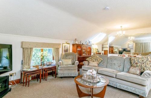 Dronfield House | The Gatehouse-Uk11836