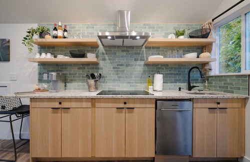 Olde Town House | The Gateway Barn - Cozy King Suite & Walk to Main Street