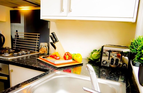 Chester Apartment | The Gathering Chester 1 Sleeps 14 Very Close to City Centre Racecourse Within Walls
