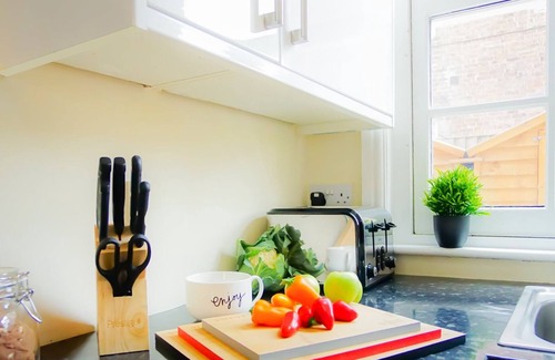 Chester Apartment | The Gathering Chester 1 Sleeps 14 Very Close to City Centre Racecourse Within Walls