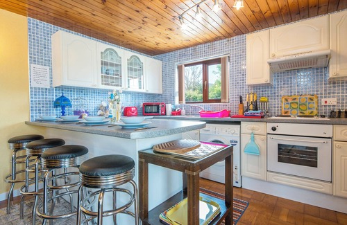 Roch House | The Gazebo, Holiday Home Newgale, Sleeps 3, 2 bedrooms, bathrooms