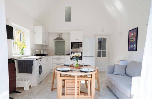 Ipswich House | The Giraffe House close to Ipswich's Heritage Harbour