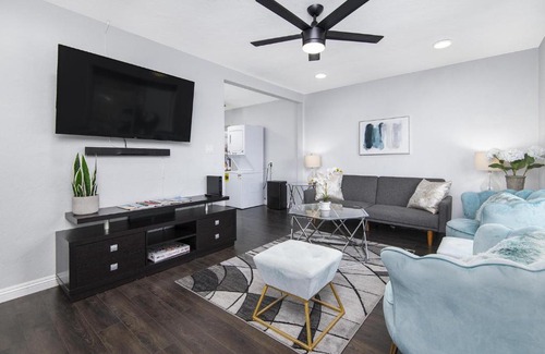 Imperial Beach House | The Glam Dragon