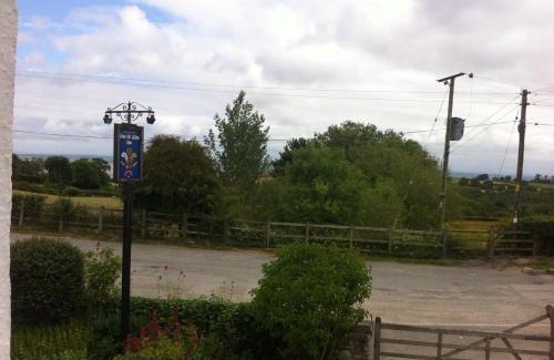 Dolphin Hotel | The Glan Yr Afon Inn