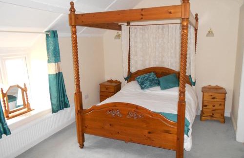 Dolphin Hotel | The Glan Yr Afon Inn
