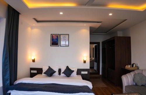 Nainital Hotel | The Glass House Gethia