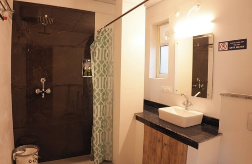 Nainital Resort | The Glass House Gethia