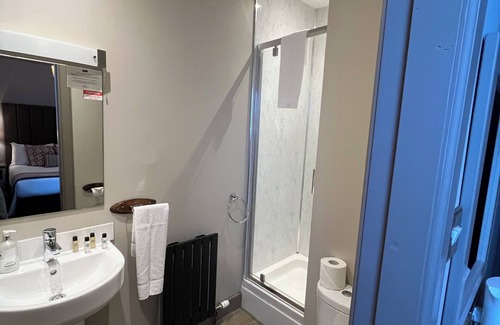 Central Aberdeen Hotel | The Globe Inn