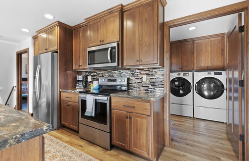 Oconto House | The Goat House Waterfront Hottub 3 Acres