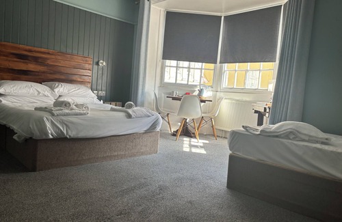 Weymouth Hotel | The Golden Lion