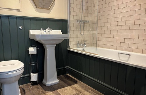 Weymouth Hotel | The Golden Lion