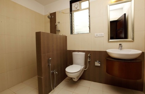 Calangute Hotel | The Golden Suites & Spa