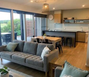 Fingal House | The Golf House at St Andrews Beach