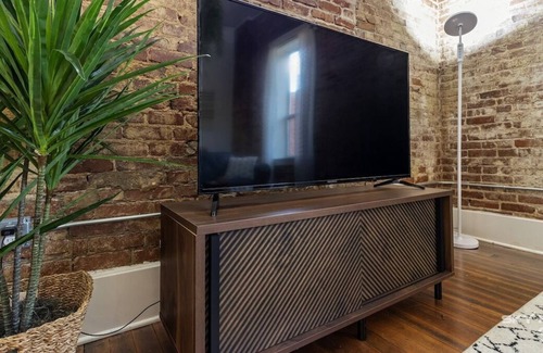 Siloam Springs Apartment | The Good Vibes Suite is perfect for that weekend getaway or an extended stay!