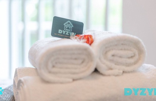 Atlantic Wharf Apartment | The Granary 1 - Margretian PlaceBath Tub - Parking & WiFi - City Center