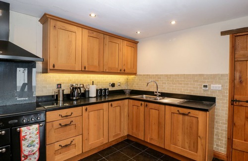 Tintern House | THE GRANARY, family friendly, character holiday cottage in Chepstow